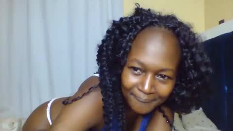 Snapshot of nutgal_ chatting on 11/01/25, 09:00 nutgal online show from 11/01/25, 09:00