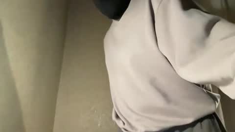 Snapshot of nxtryn chatting on 10/04/25, 08:29 Nxtryn online show from 10/04/25, 08:29