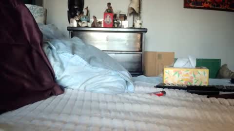 Snapshot of nyakuti chatting on 12/16/24, 06:16 KN online show from 12/16/24, 06:16