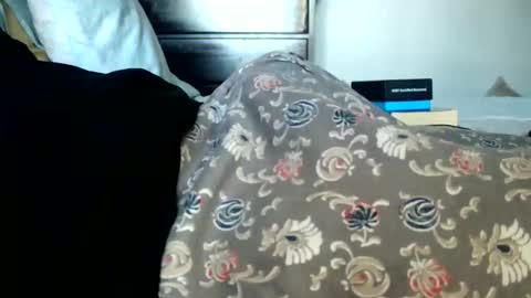 Snapshot of nyakuti chatting on 10/17/25, 04:53 KN online show from 10/17/25, 04:53