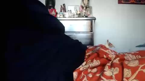 Snapshot of nyakuti chatting on 10/19/25, 04:07 KN online show from 10/19/25, 04:07