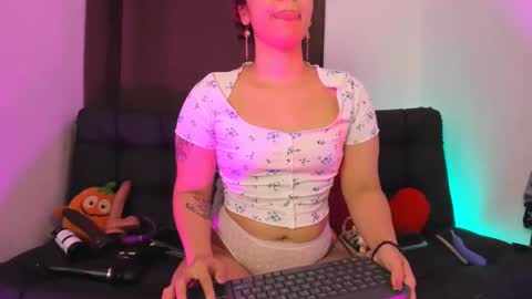 Nia online show from 03/05/25, 04:02