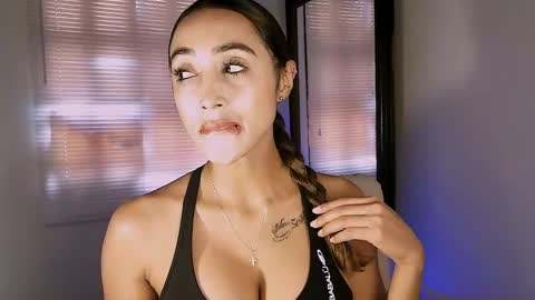 Nycole online show from 03/31/26, 07:25