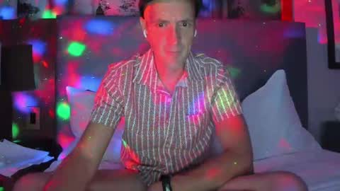 Snapshot of nyhudsonvalleyfun chatting on 09/19/25, 02:57 HudsonValleyNYfun online show from 09/19/25, 02:57