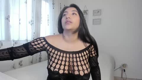 Snapshot of nykhor_paul chatting on 03/03/25, 11:33 Vanessa online show from 03/03/25, 11:33