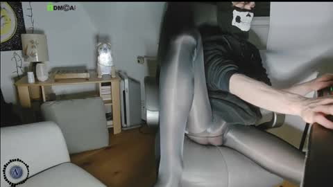 Nyl0nnickb0y online show from 11/11/25, 09:26