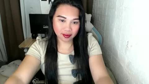 Snapshot of nylecummer chatting on 12/25/24, 04:43 nylecummer online show from 12/25/24, 04:43