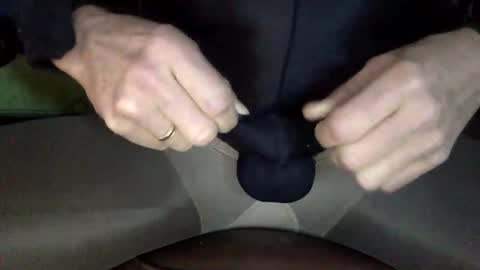 Snapshot of nylon2412 chatting on 10/30/25, 07:10 nylon2412 online show from 10/30/25, 07:10