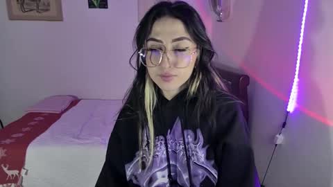 Snapshot of nymph_frida chatting on 12/10/24, 08:51 Frida online show from 12/10/24, 08:51