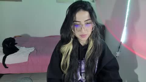 Snapshot of nymph_frida chatting on 02/06/25, 07:13 Frida online show from 02/06/25, 07:13