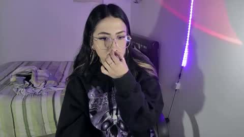 Snapshot of nymph_frida chatting on 02/11/25, 09:09 Frida online show from 02/11/25, 09:09