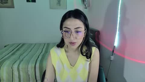 Snapshot of nymph_frida chatting on 02/12/25, 08:16 Frida online show from 02/12/25, 08:16