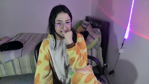 Snapshot of nymph_frida chatting on 02/24/25, 12:59 Frida online show from 02/24/25, 12:59