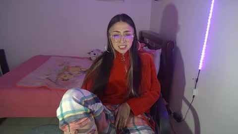 Snapshot of nymph_frida chatting on 09/30/25, 06:18 Frida online show from 09/30/25, 06:18