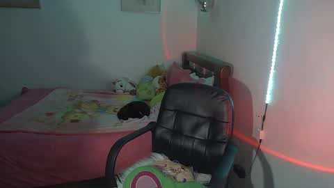 Snapshot of nymph_frida chatting on 10/01/25, 06:52 Frida online show from 10/01/25, 06:52