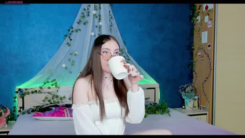 Kat online show from 02/06/25, 06:24