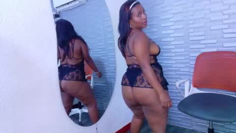 Snapshot of nympho_bff chatting on 11/05/25, 08:53 nympho_bff online show from 11/05/25, 08:53