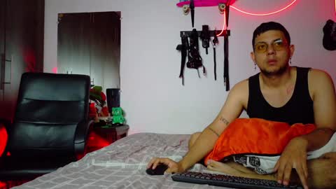 Snapshot of nymphobuddies chatting on 01/26/25, 05:02 David and Steven Independents online show from 01/26/25, 05:02