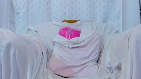 xionela gates online show from 01/12/25, 10:23