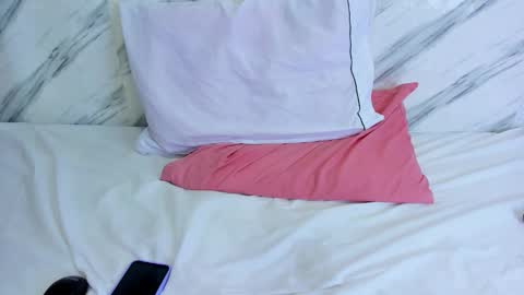 xionela gates online show from 01/24/25, 12:09