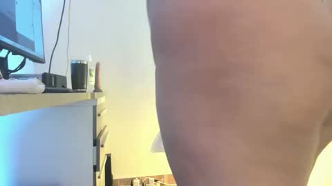 nyomi browm online show from 04/23/26, 02:19