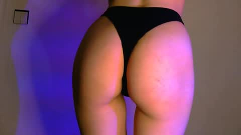 nyra_thira online show from 04/10/26, 03:39