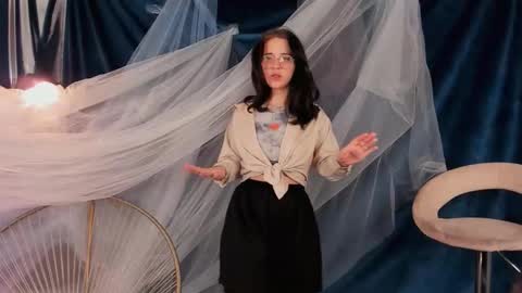 Mia online show from 01/07/26, 07:11