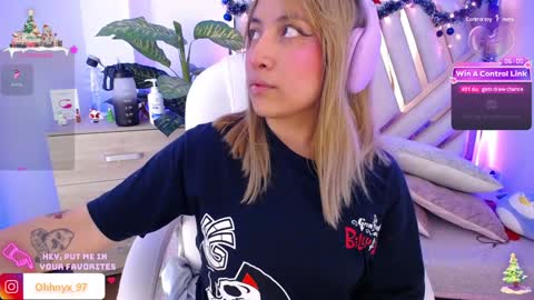 Snapshot of nyx_andria chatting on 12/17/24, 08:01 Alex . online show from 12/17/24, 08:01
