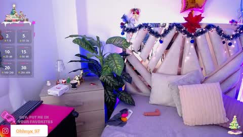Snapshot of nyx_andria chatting on 12/27/24, 10:12 Alex . online show from 12/27/24, 10:12