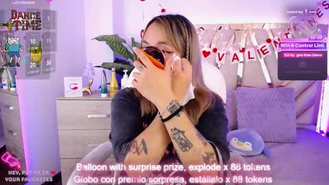 Snapshot of nyx_andria chatting on 02/26/25, 08:33 Alex . online show from 02/26/25, 08:33