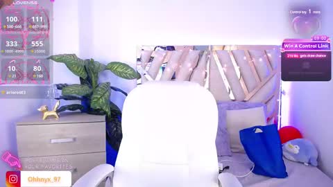 Snapshot of nyx_andria chatting on 03/07/25, 03:40 Alex . online show from 03/07/25, 03:40