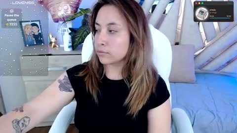 Snapshot of nyx_andria chatting on 09/23/25, 09:29 Alex . online show from 09/23/25, 09:29