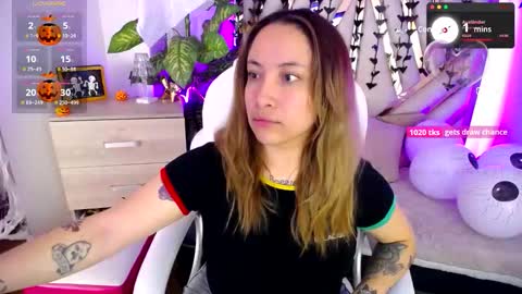 Snapshot of nyx_andria chatting on 10/23/25, 10:08 Alex . online show from 10/23/25, 10:08