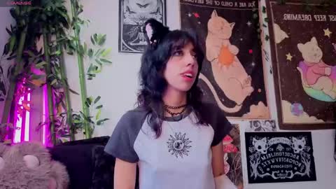 Snapshot of nyx_nayla chatting on 06/05/26, 10:37 online show from 06/05/26, 10:37