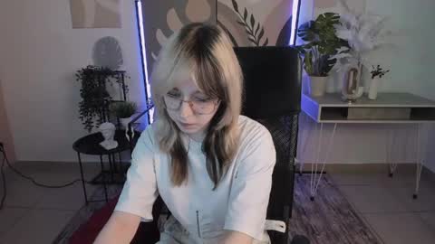 Snapshot of nyxcalderra chatting on 06/05/26, 04:41 Nyx online show from 06/05/26, 04:41