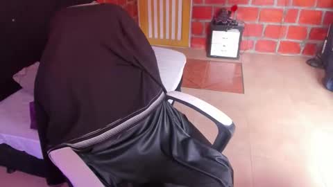Snapshot of nyxiia chatting on 03/04/26, 01:50 Scarlett online show from 03/04/26, 01:50