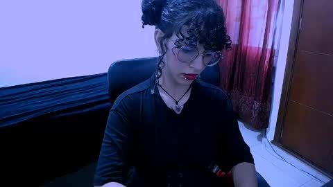 Nyxxei online show from 04/22/26, 09:27