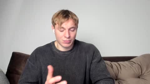 Snapshot of o_r_b_i_t chatting on 12/14/24, 06:09 o_r_b_i_t online show from 12/14/24, 06:09