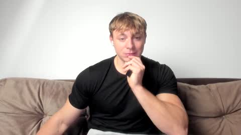 Snapshot of o_r_b_i_t chatting on 02/14/25, 05:03 o_r_b_i_t online show from 02/14/25, 05:03