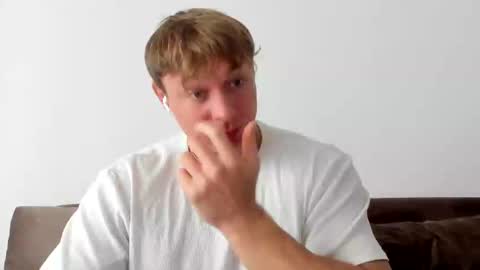 Snapshot of o_r_b_i_t chatting on 02/23/25, 09:22 o_r_b_i_t online show from 02/23/25, 09:22