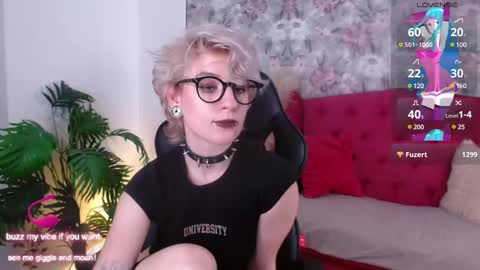 Snapshot of obedientt_ chatting on 02/27/25, 09:22 Moonlight online show from 02/27/25, 09:22