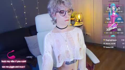 Snapshot of obedientt_ chatting on 03/04/25, 07:11 Moonlight online show from 03/04/25, 07:11