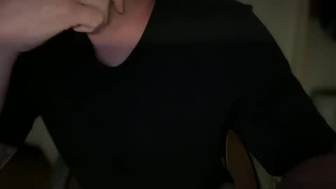 Snapshot of obiwand653040 chatting on 10/05/25, 04:00 obiwand653040 online show from 10/05/25, 04:00