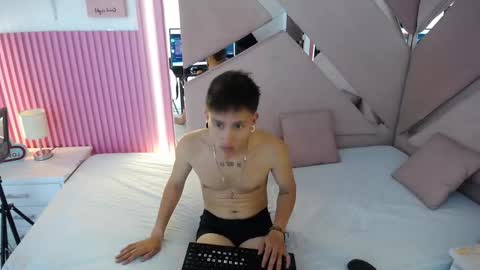 Snapshot of oblivionlove chatting on 01/31/26, 08:18 oblivionlove online show from 01/31/26, 08:18