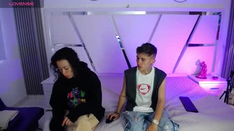 Snapshot of oblivionlove chatting on 02/04/26, 12:33 oblivionlove online show from 02/04/26, 12:33