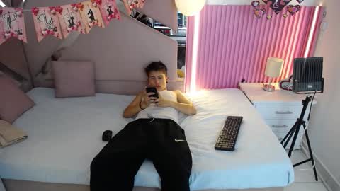 Snapshot of oblivionlove chatting on 02/23/26, 01:08 oblivionlove online show from 02/23/26, 01:08