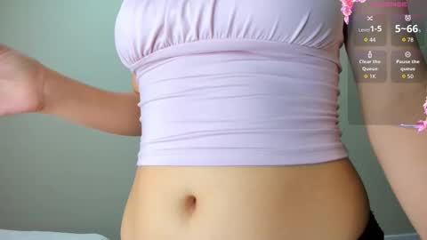 Snapshot of obokozu_mai chatting on 10/30/25, 04:36 Leila online show from 10/30/25, 04:36