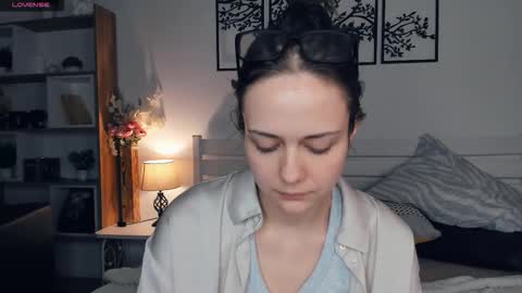 Snapshot of obsidiva chatting on 02/16/26, 09:44 Elis online show from 02/16/26, 09:44