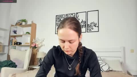 Elis online show from 04/15/26, 06:26