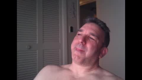 Snapshot of oceanmanx chatting on 02/12/25, 02:35 Ocean online show from 02/12/25, 02:35